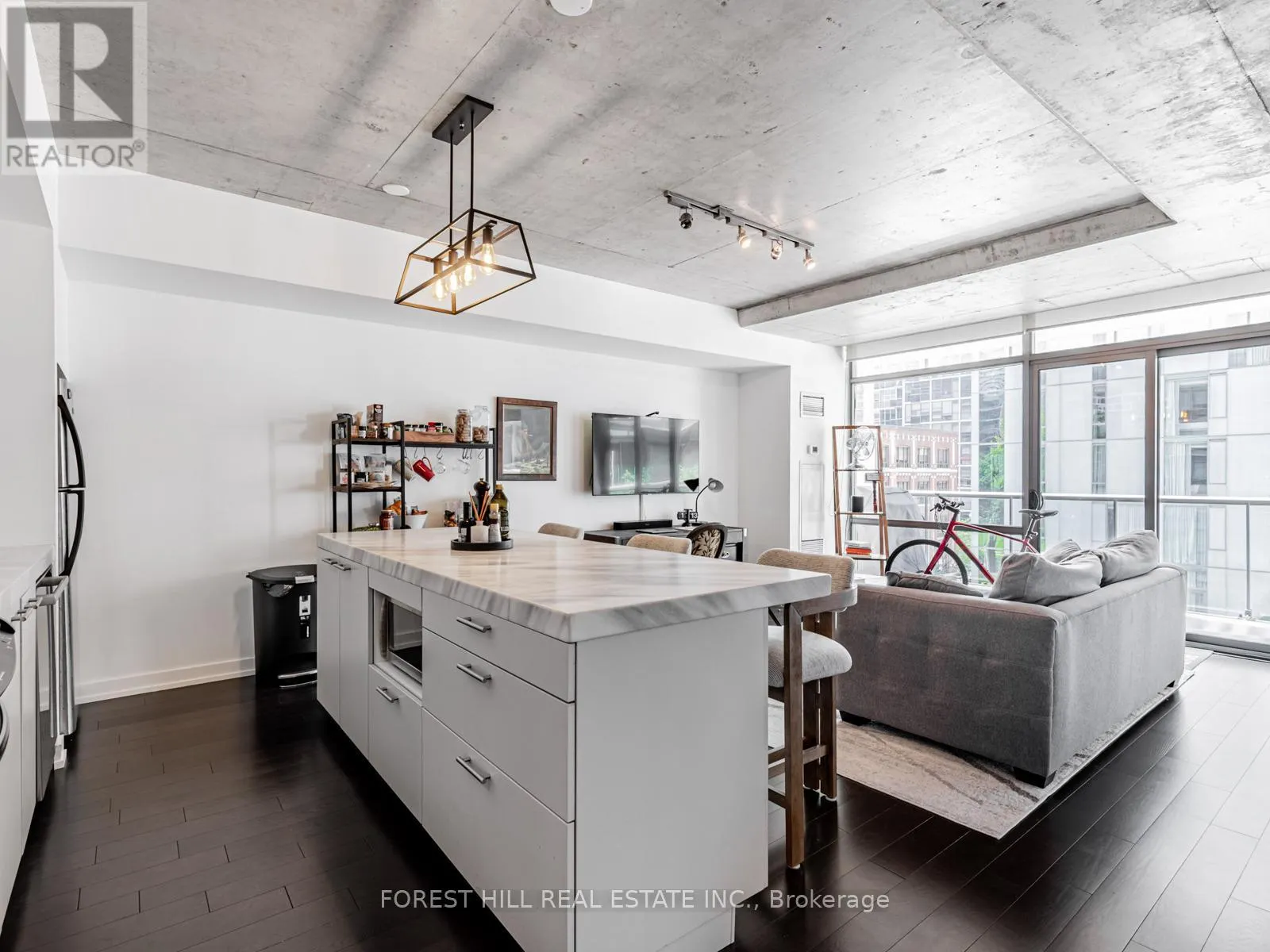 540 - 55 STEWART STREET