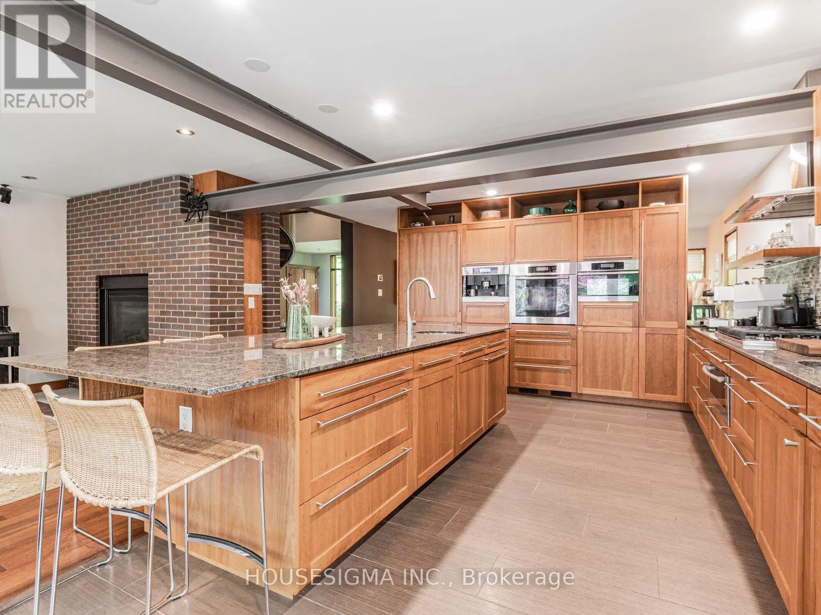 94 LAURENTIDE DRIVE