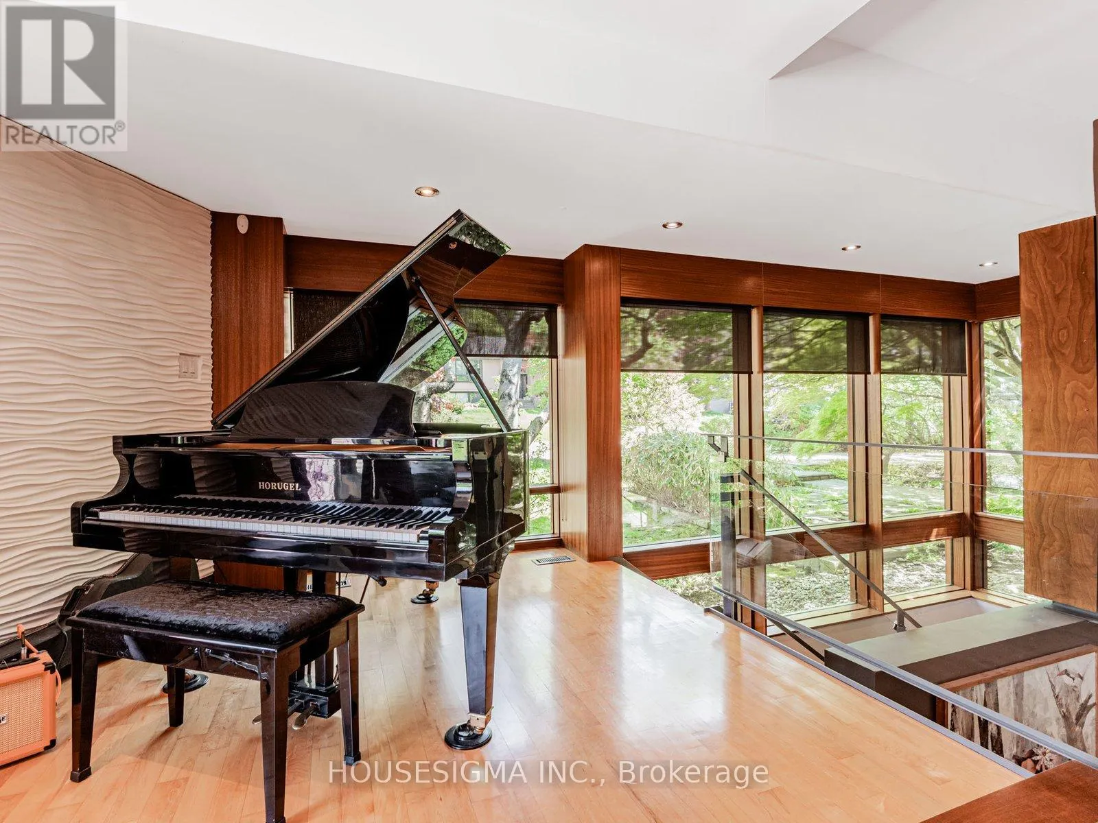 94 LAURENTIDE DRIVE