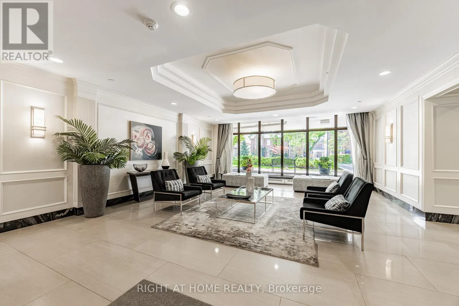 2109 - 30 GLOUCESTER STREET