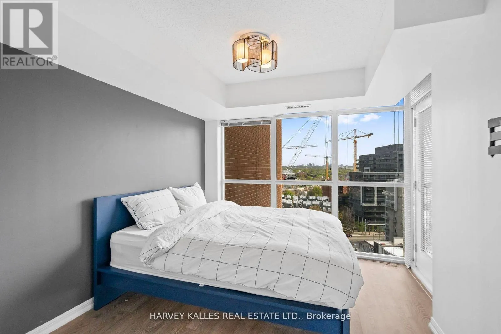 1316 - 125 WESTERN BATTERY ROAD