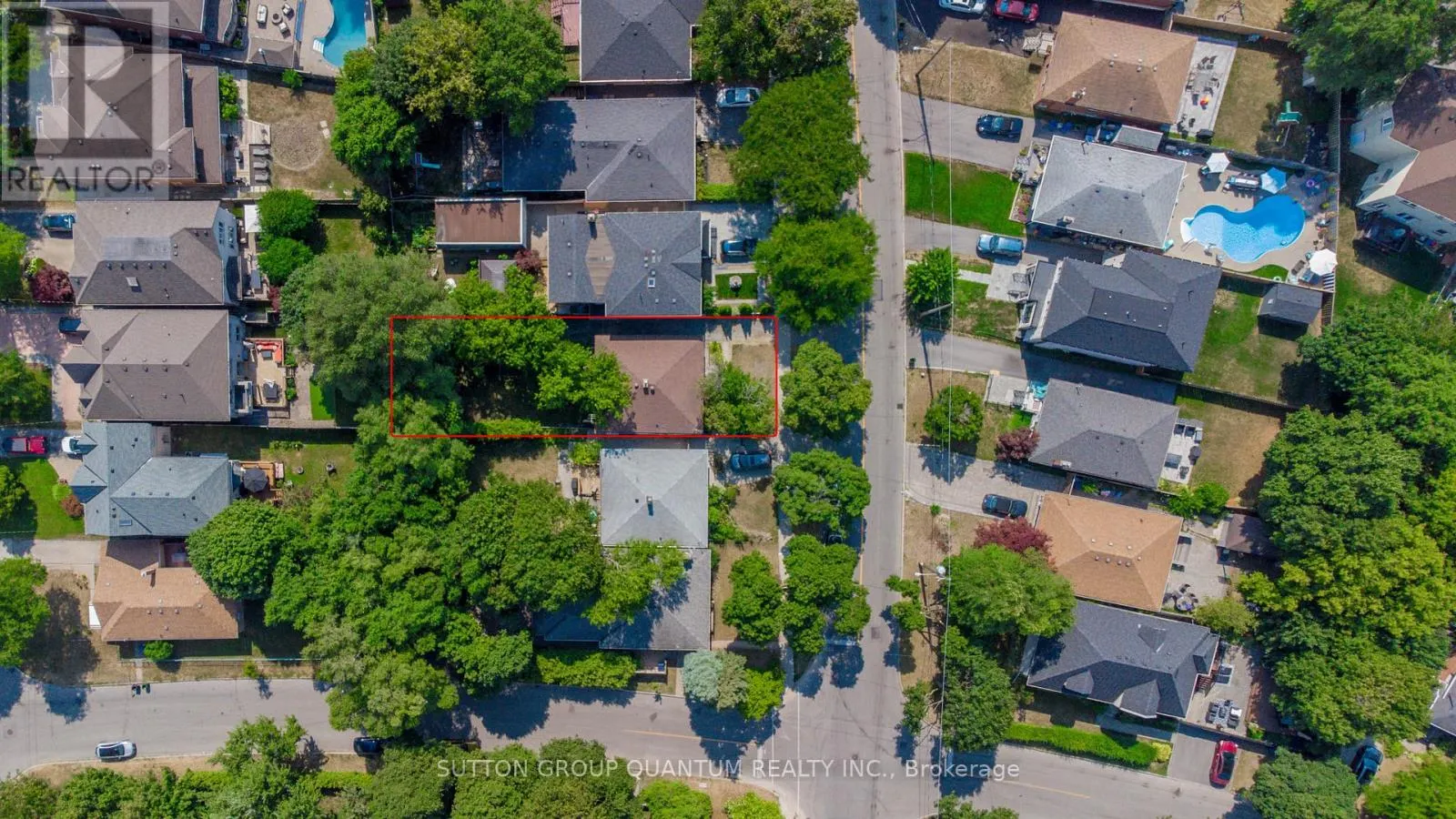 11 COLLINSON BOULEVARD N