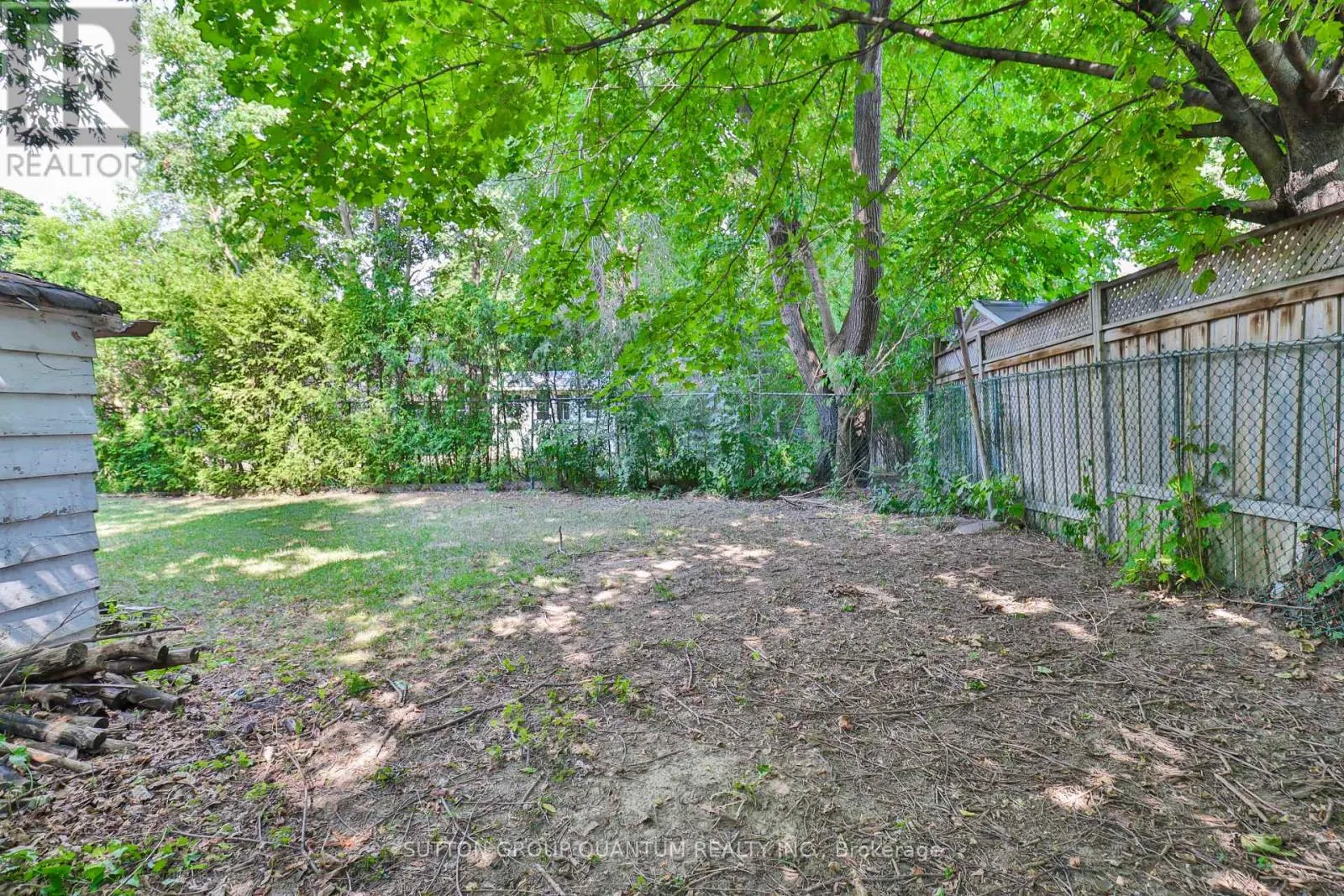 11 COLLINSON BOULEVARD N