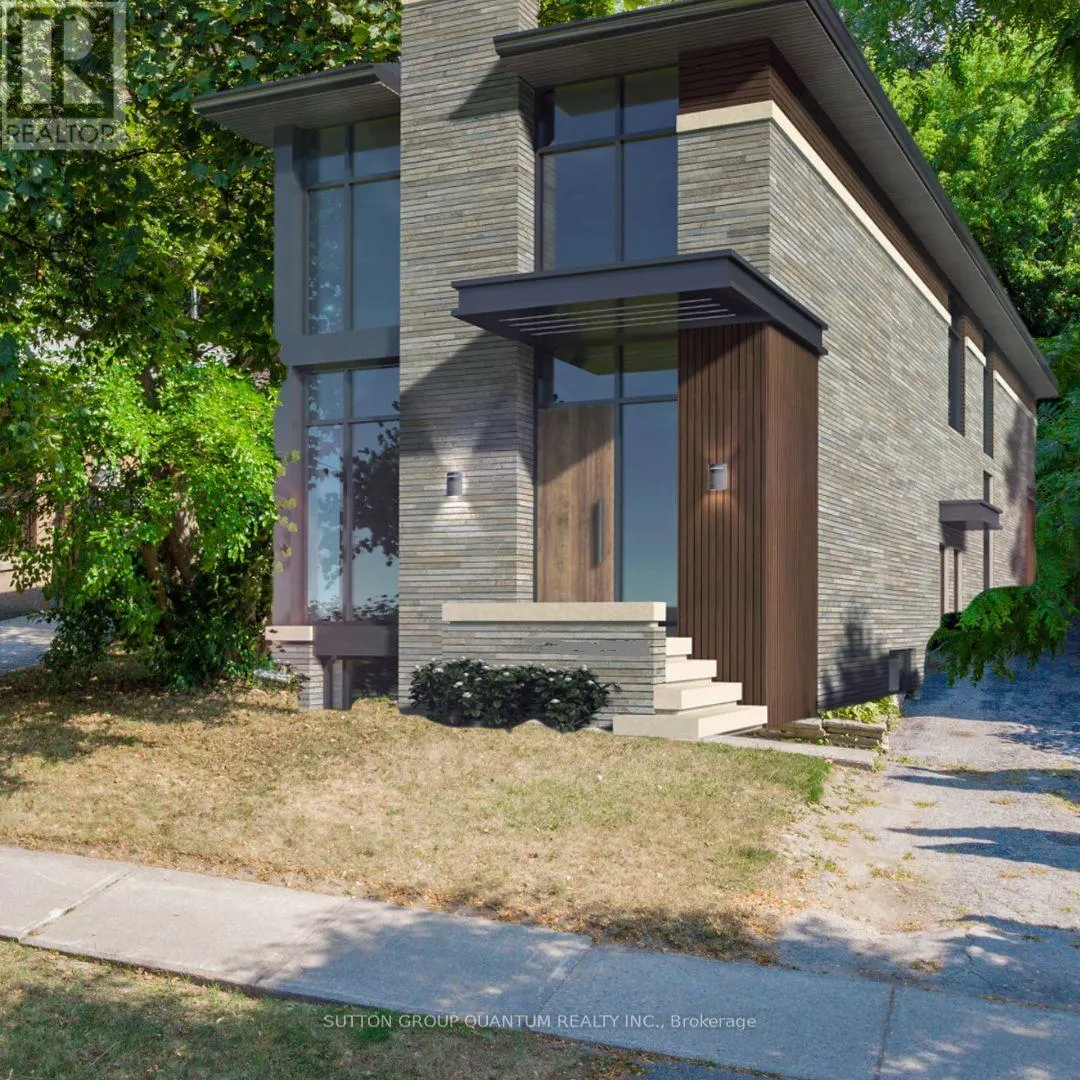 11 COLLINSON BOULEVARD N