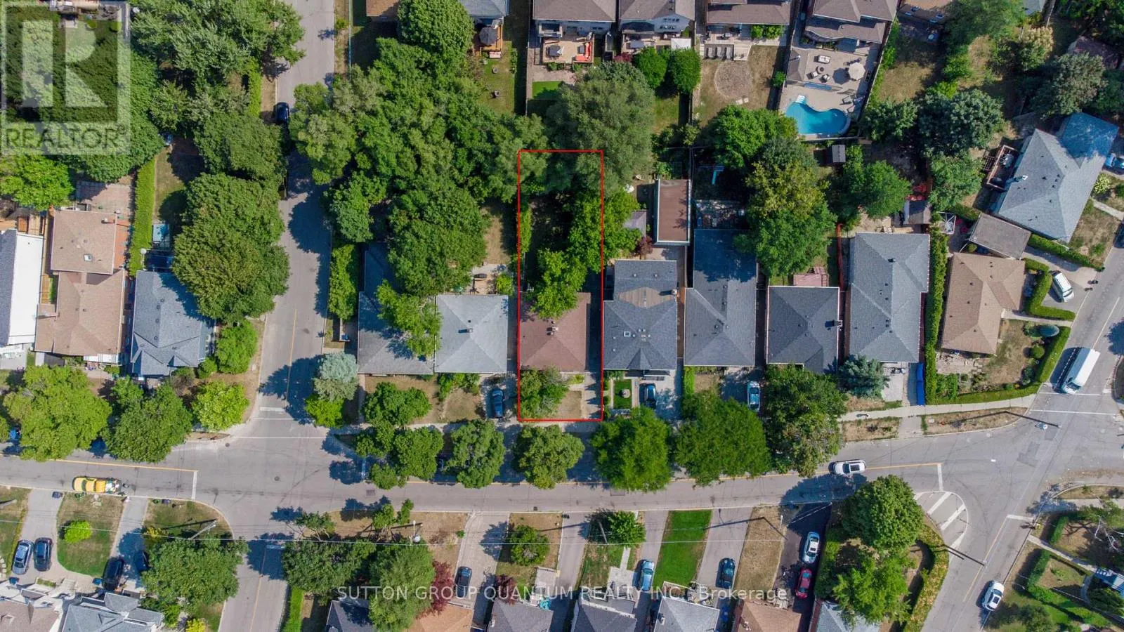 11 COLLINSON BOULEVARD N