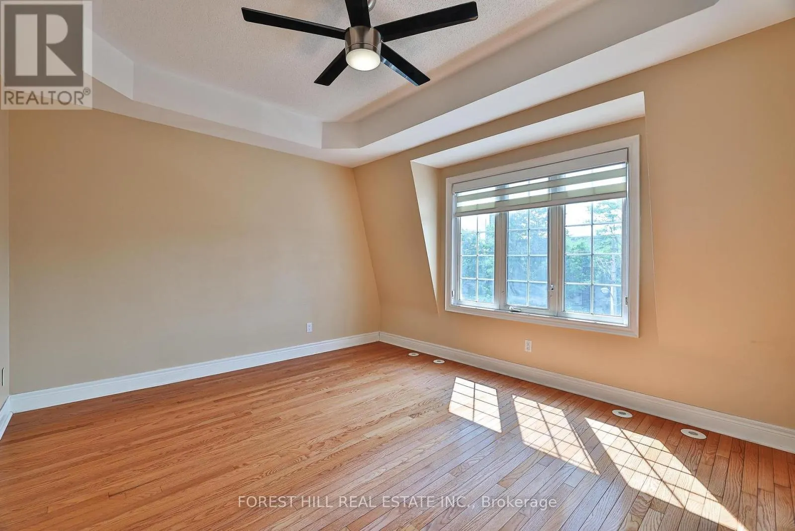 1376 EGLINTON AVENUE W