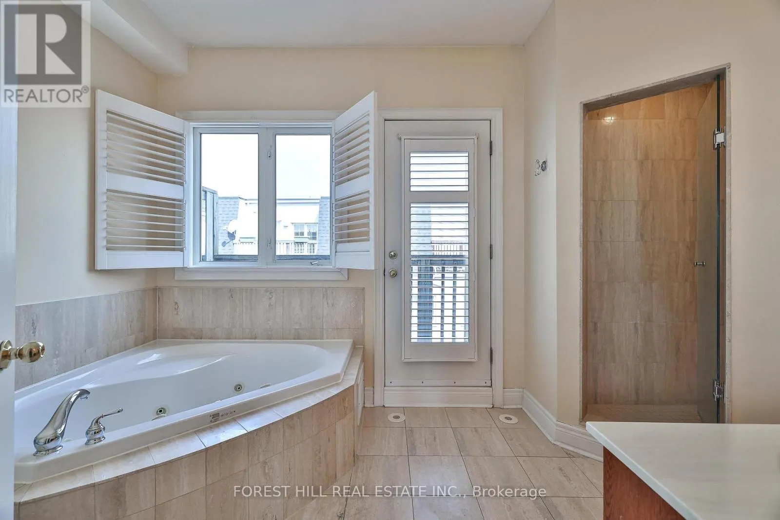 1376 EGLINTON AVENUE W