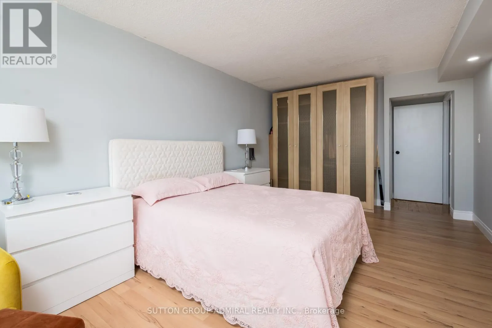 1105 - 1131 STEELES AVENUE W