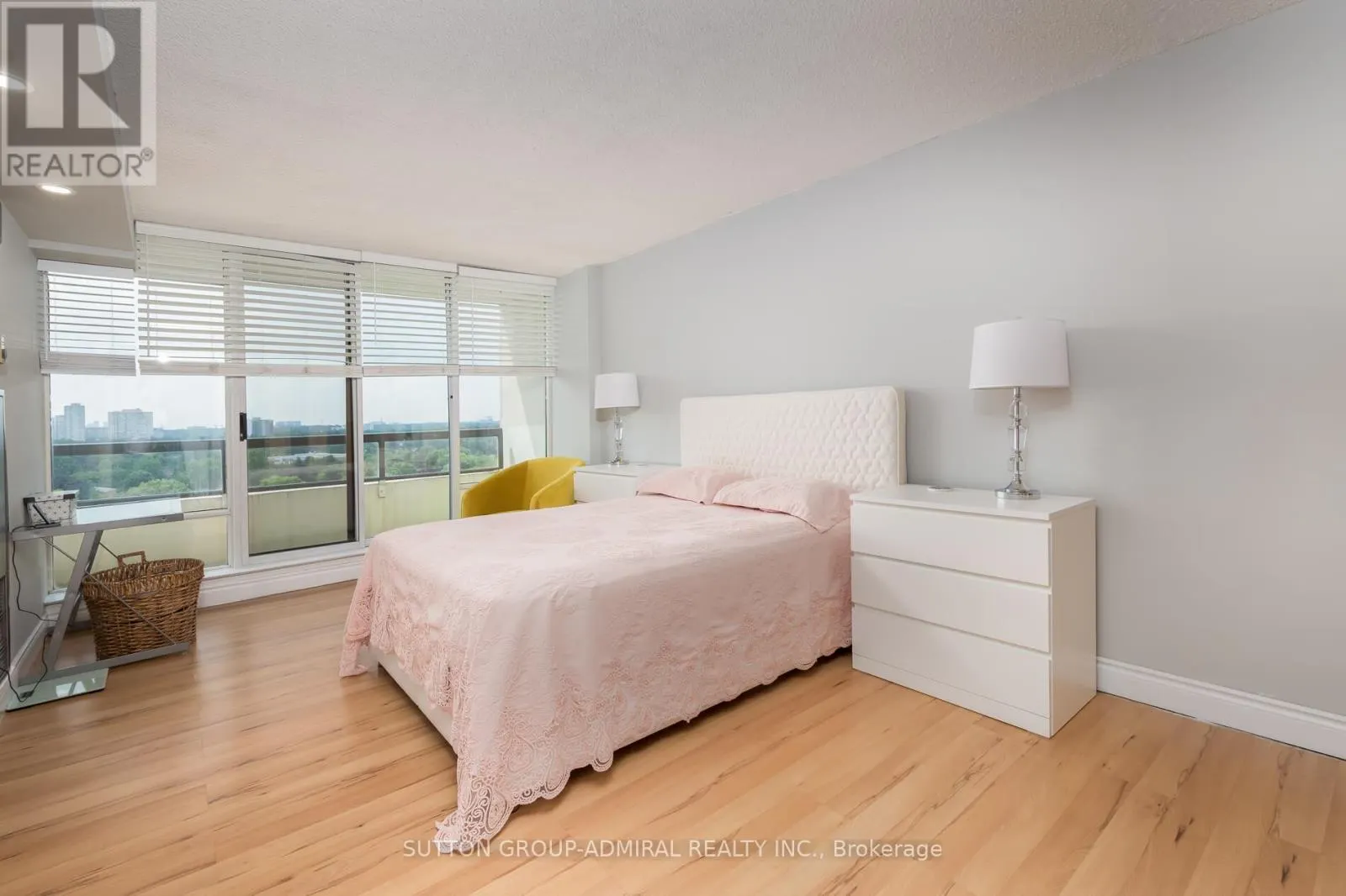 1105 - 1131 STEELES AVENUE W