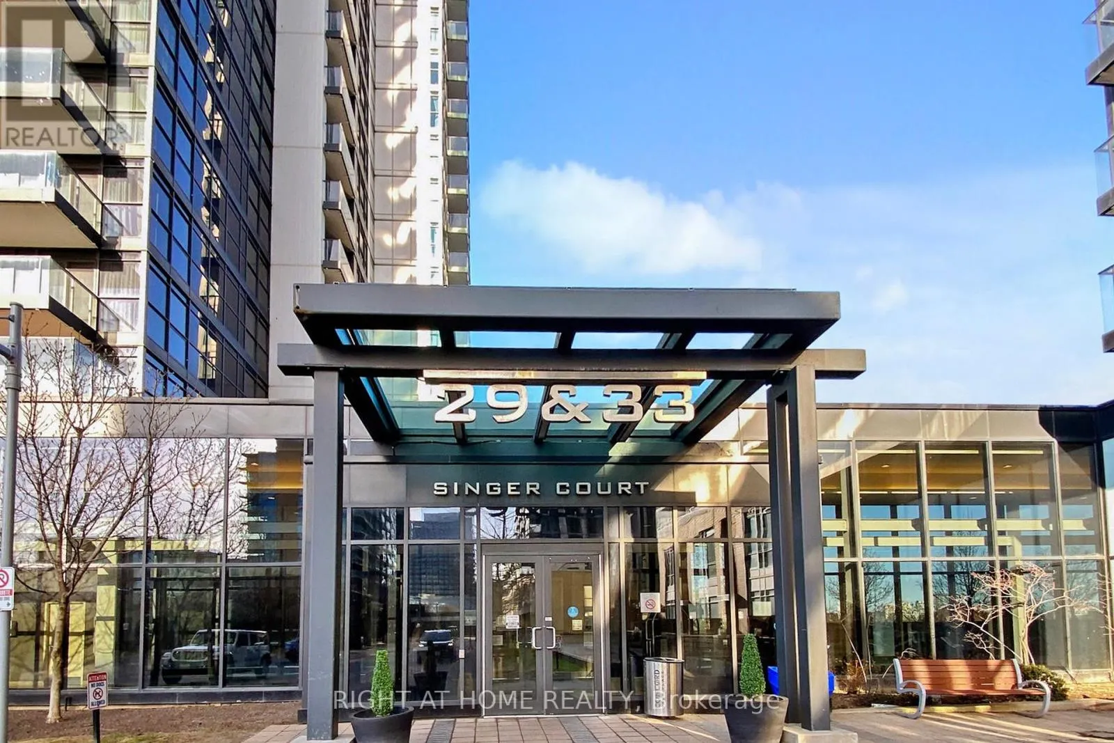 2607 - 29 SINGER COURT