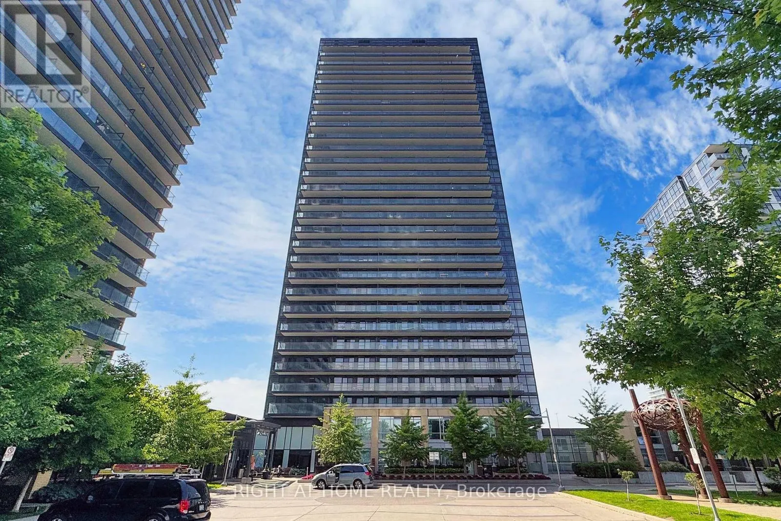 2607 - 29 SINGER COURT
