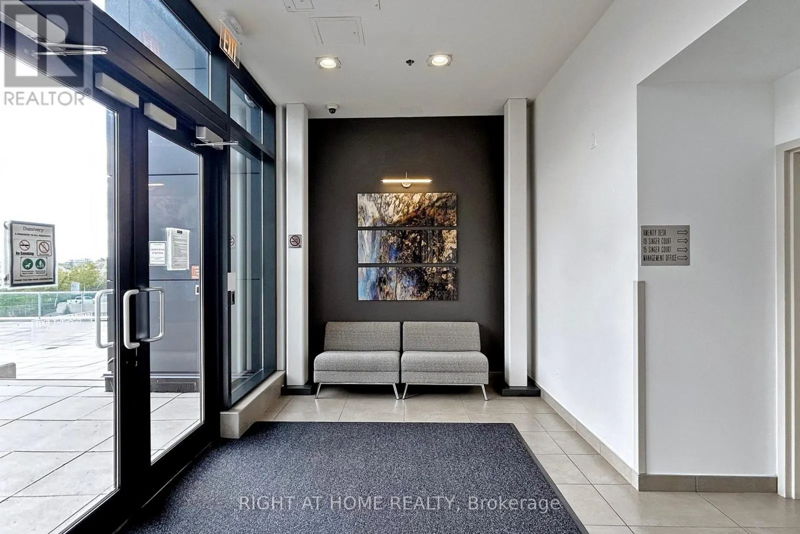 2607 - 29 SINGER COURT