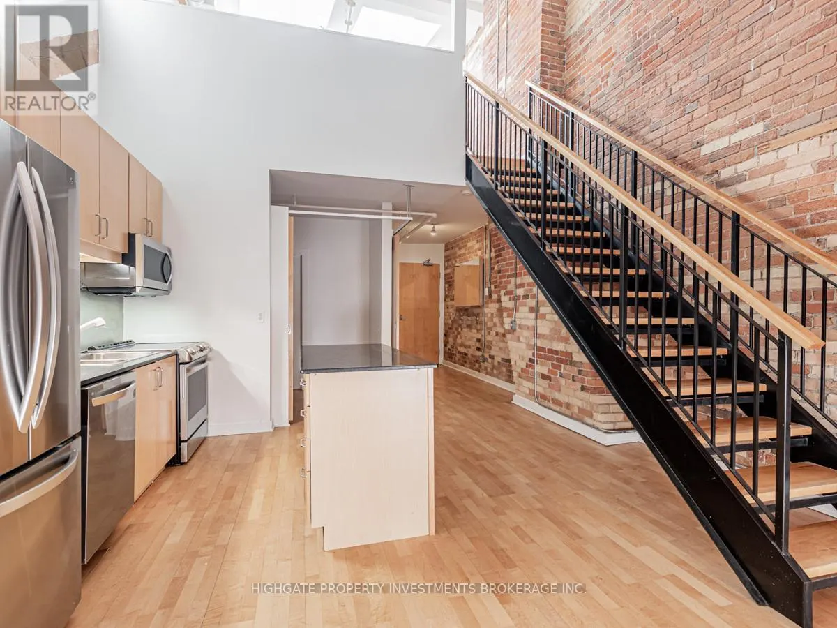 408 - 81A FRONT STREET E