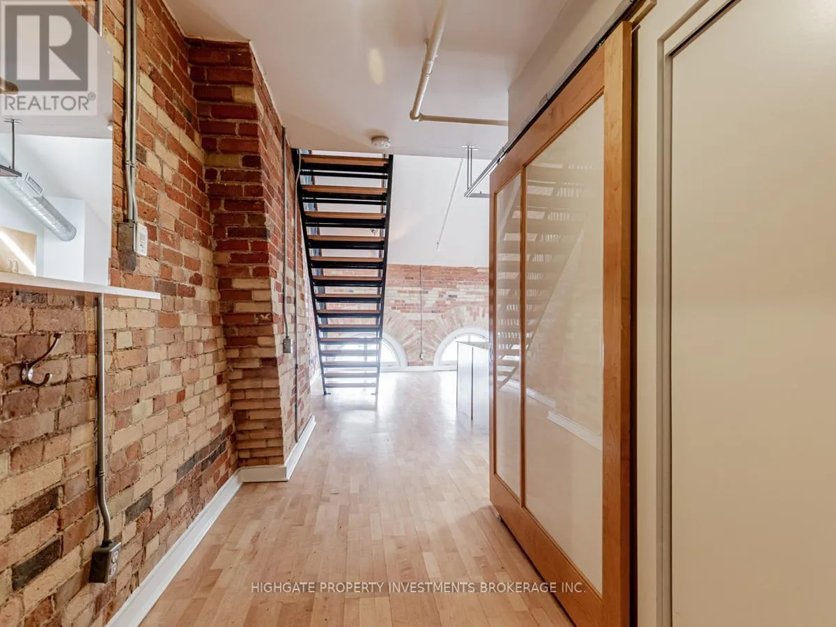 408 - 81A FRONT STREET E