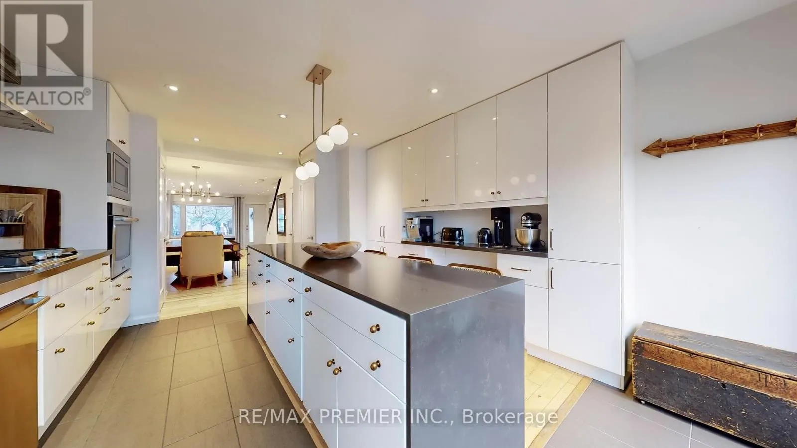 MAIN LEVEL - 27 HECTOR AVENUE
