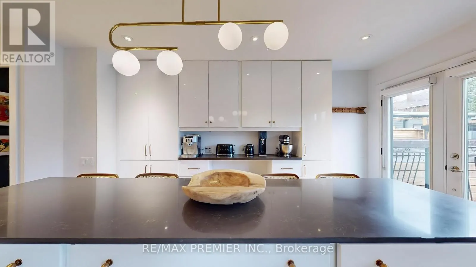 MAIN LEVEL - 27 HECTOR AVENUE