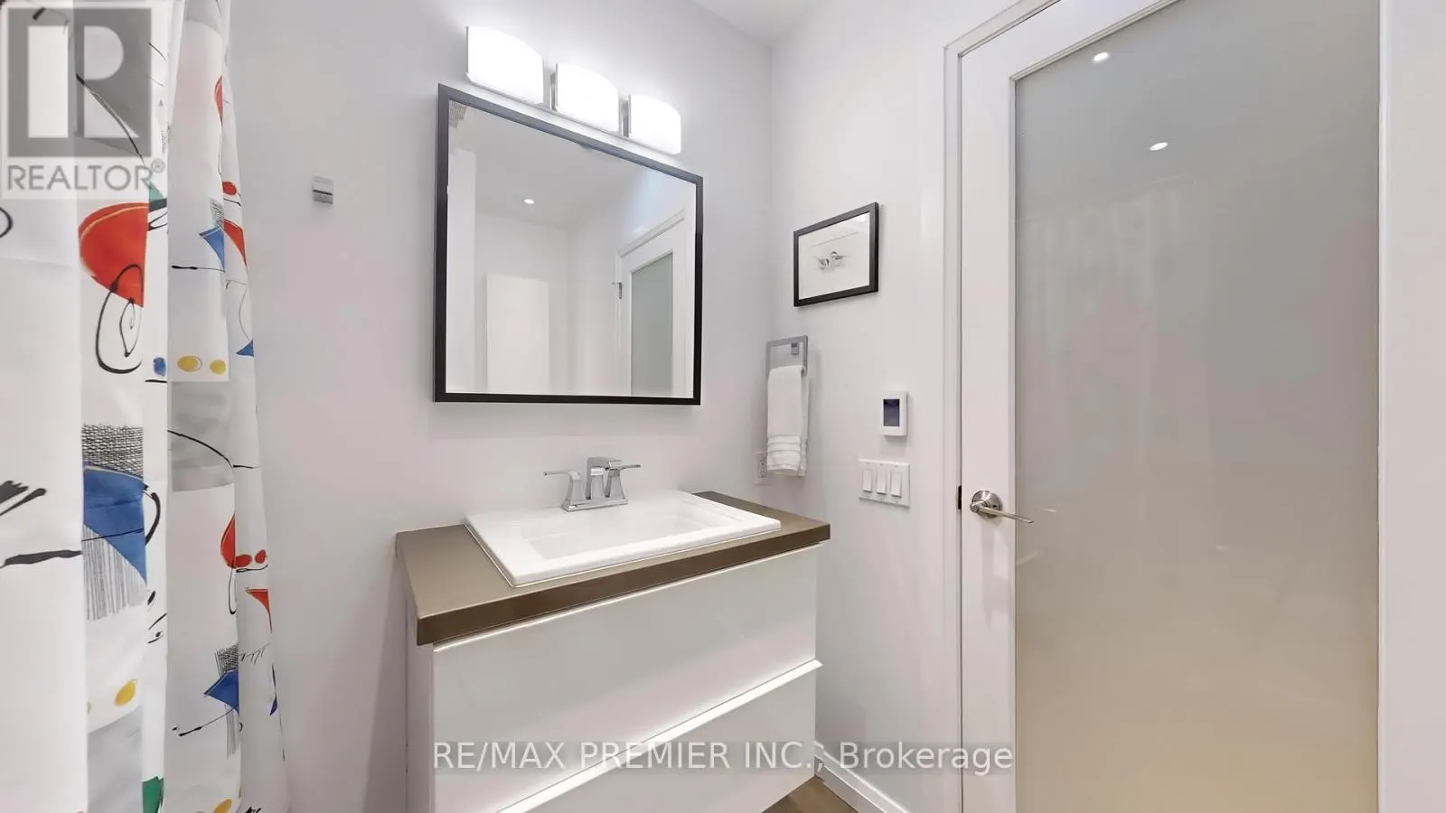MAIN LEVEL - 27 HECTOR AVENUE