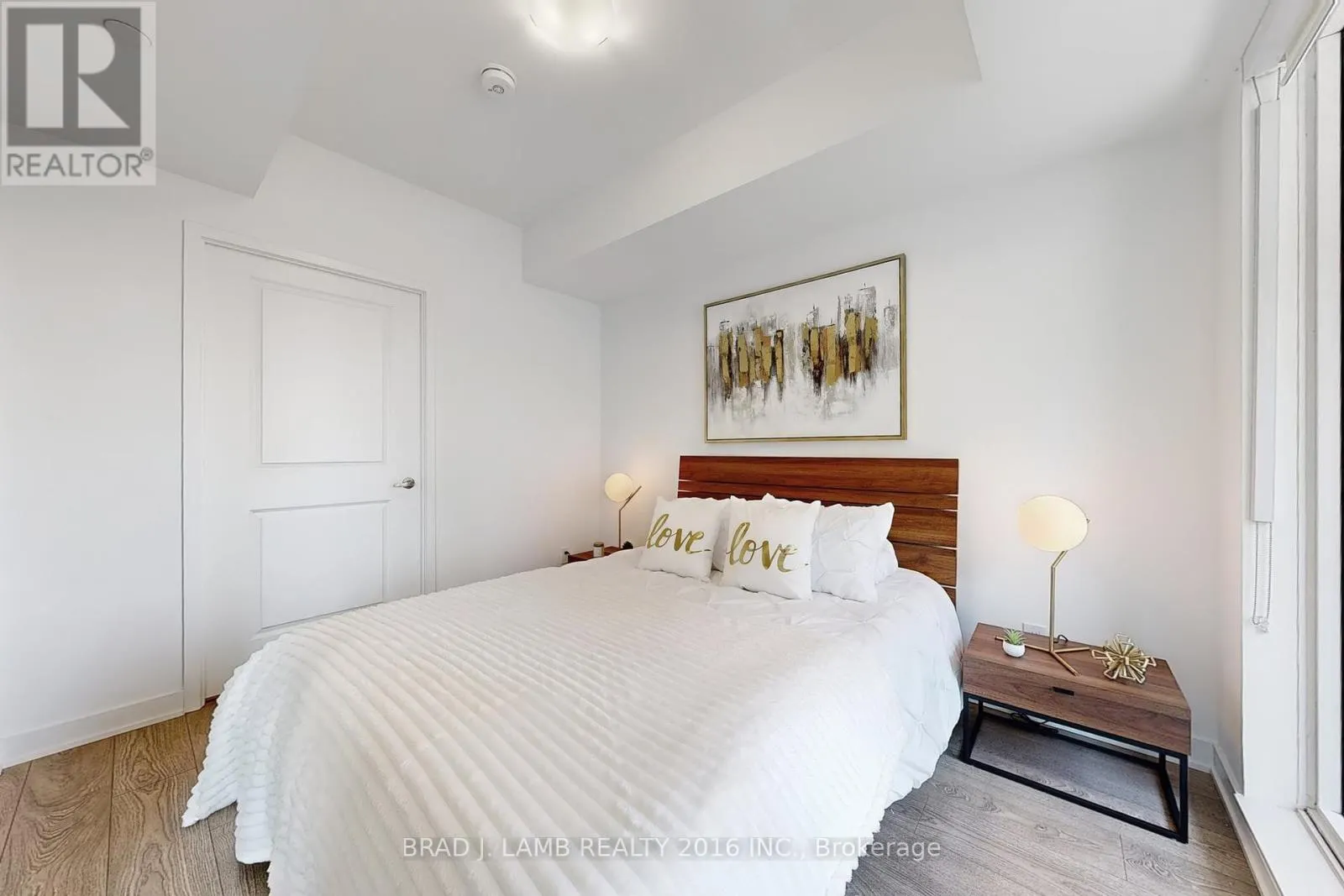 545 - 543 RICHMOND STREET W