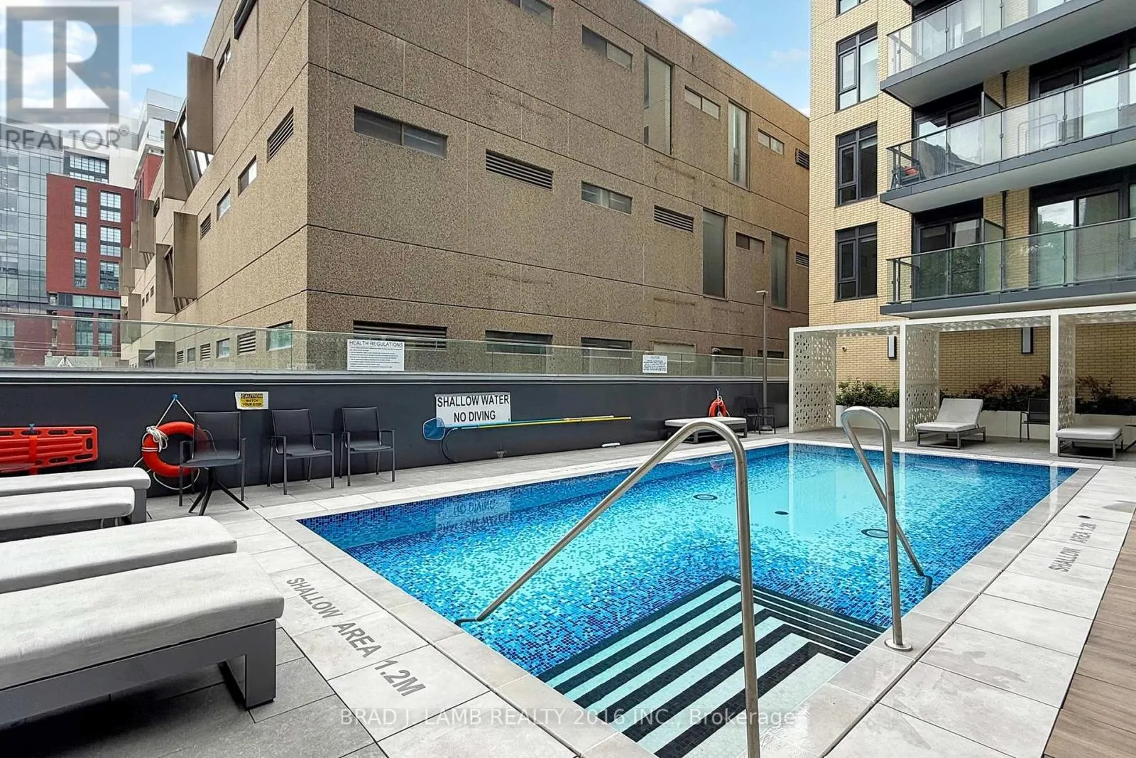 545 - 543 RICHMOND STREET W