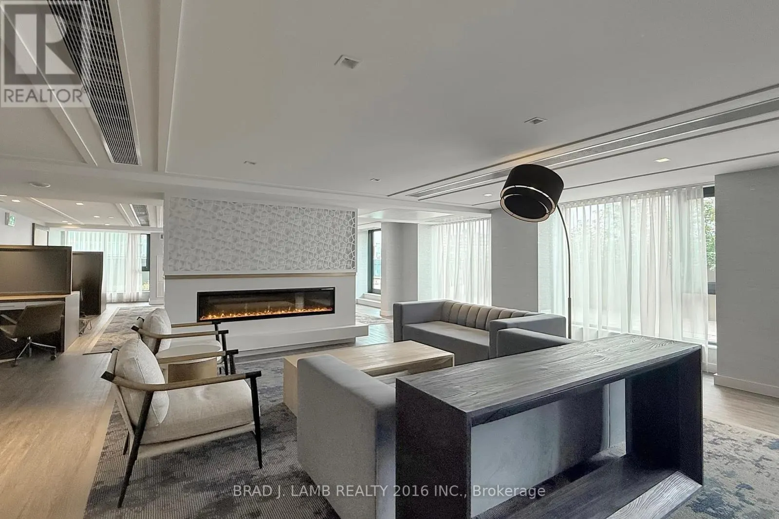 545 - 543 RICHMOND STREET W