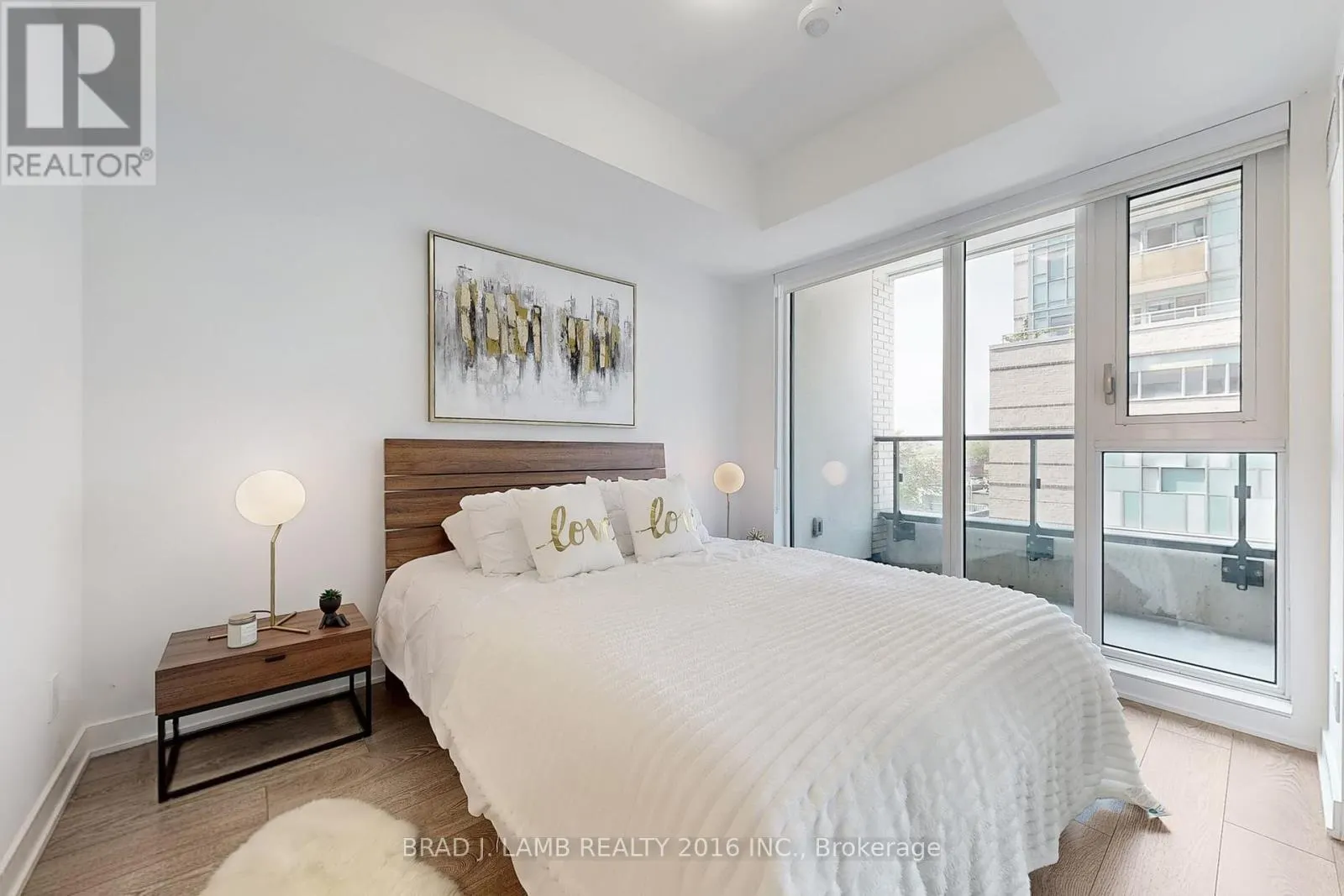 545 - 543 RICHMOND STREET W