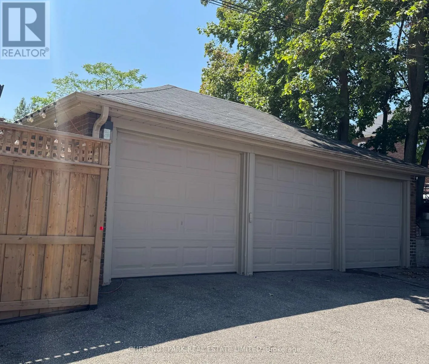UPPER - 472 ORIOLE PARKWAY
