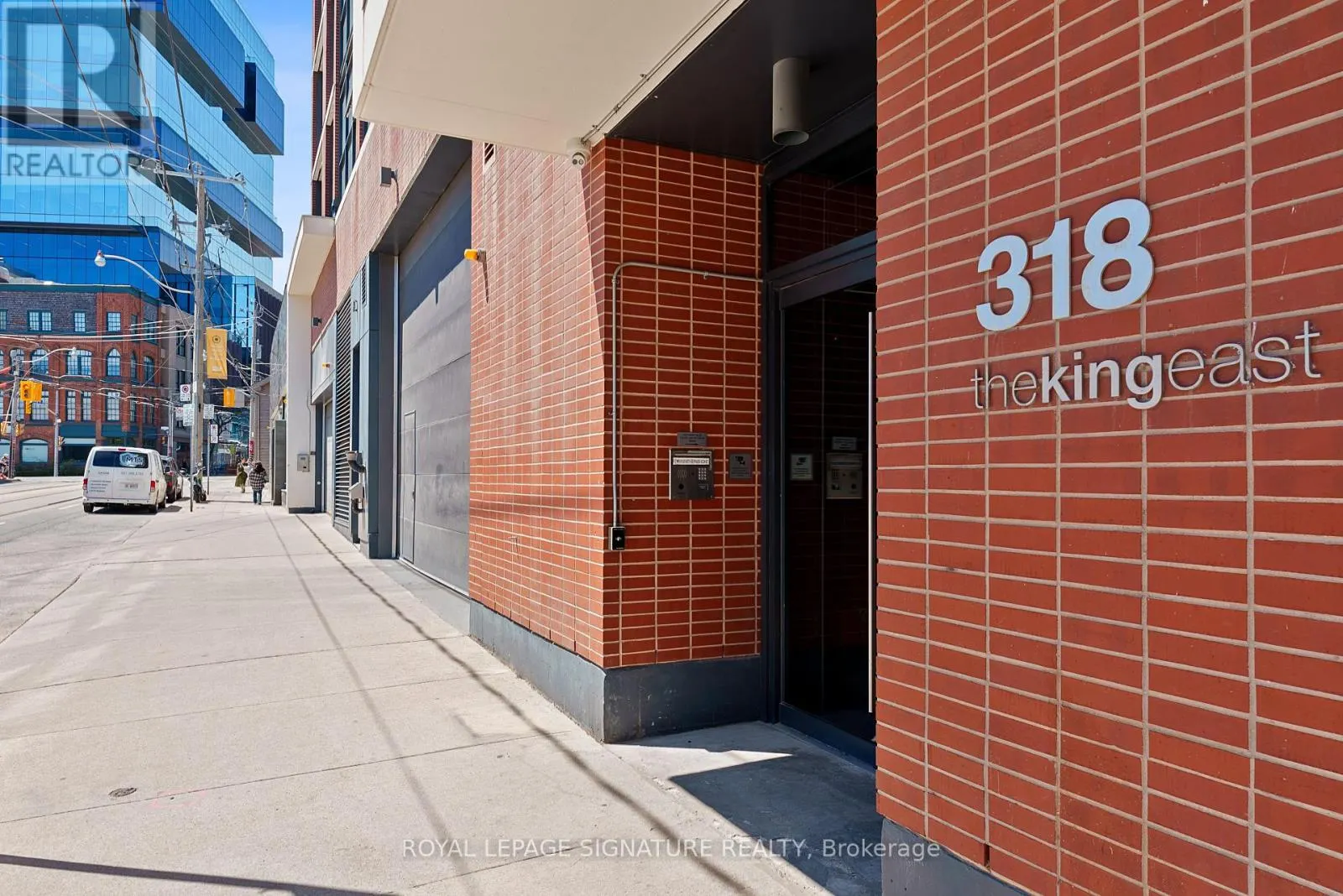 608 - 318 KING STREET E