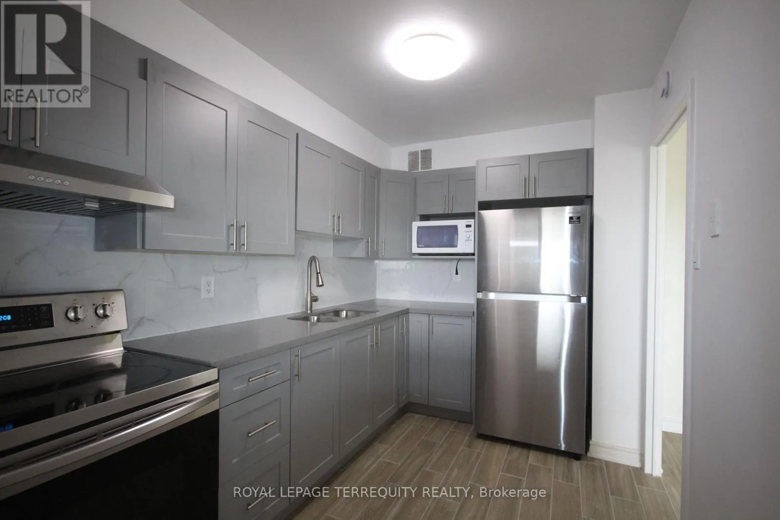 707 - 20 FOREST MANOR ROAD
