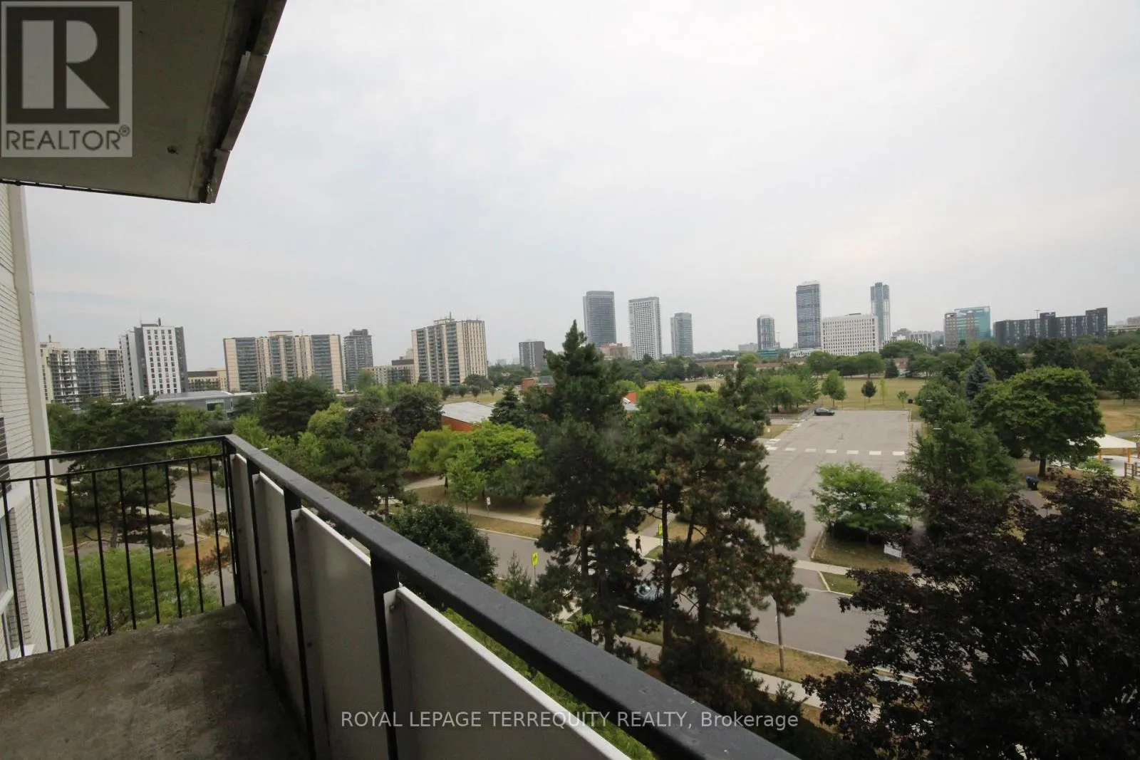 707 - 20 FOREST MANOR ROAD