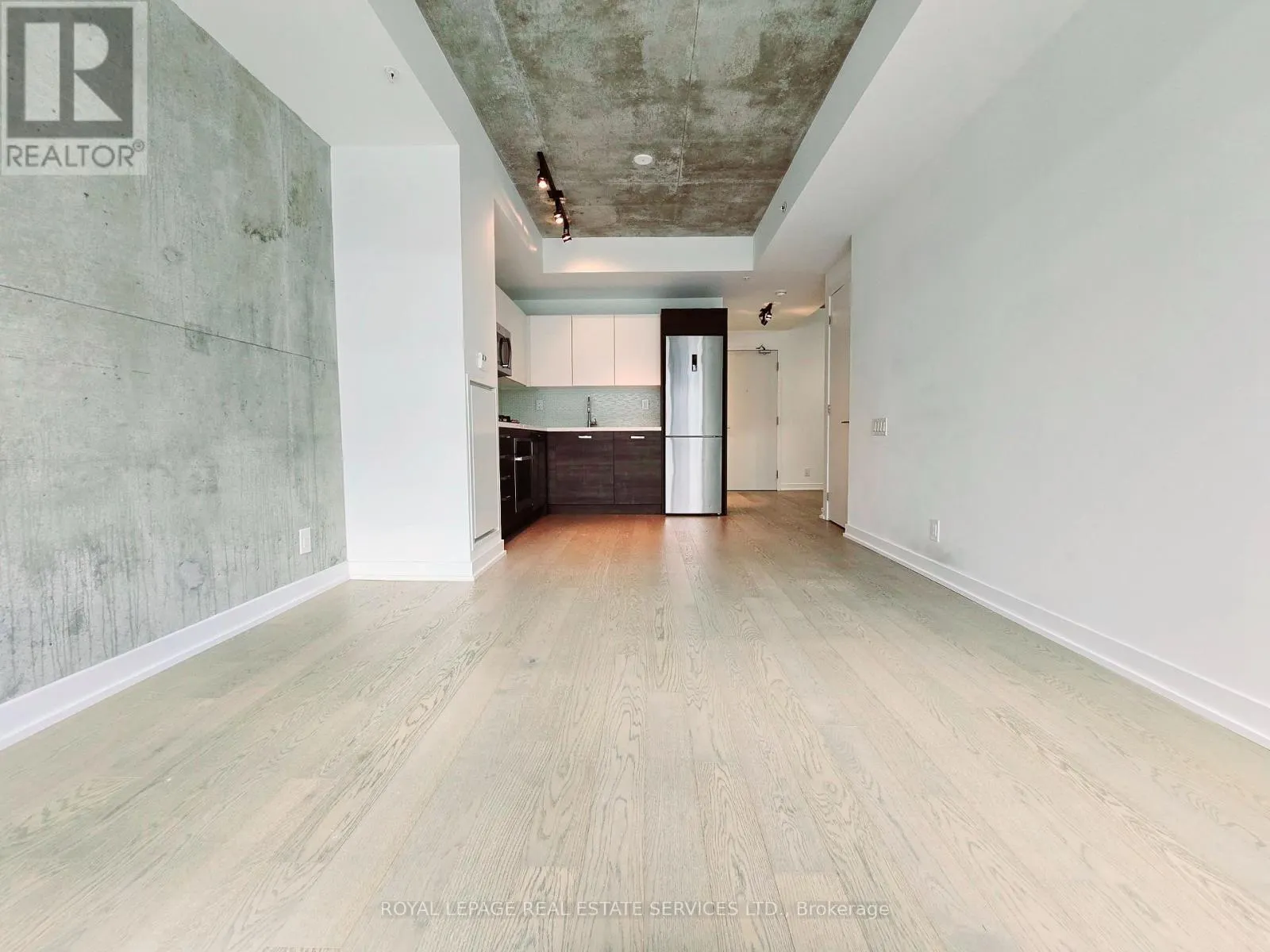 714 - 39 BRANT STREET