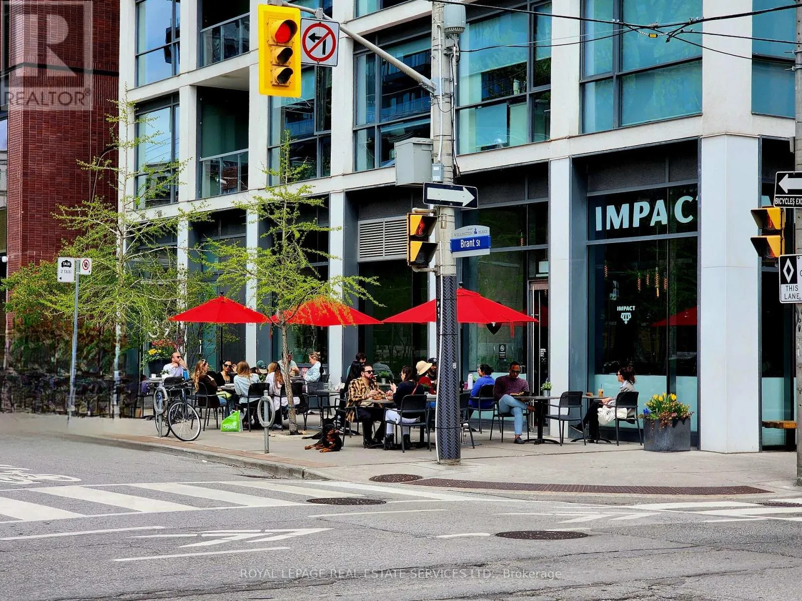 714 - 39 BRANT STREET