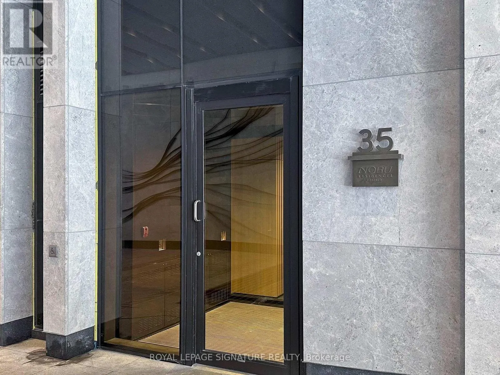 2713 - 35 MERCER STREET