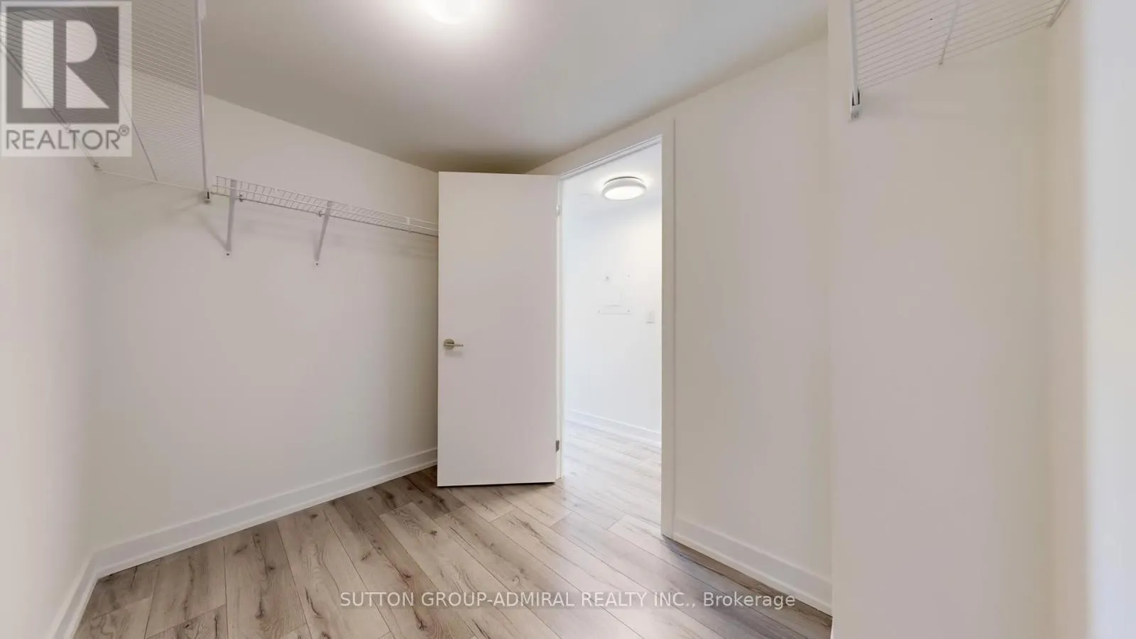 TH20 - 851 SHEPPARD AVENUE W