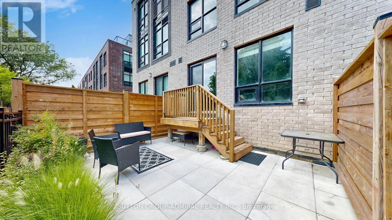 TH20 - 851 SHEPPARD AVENUE W