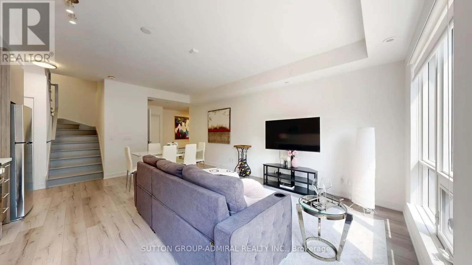 TH20 - 851 SHEPPARD AVENUE W
