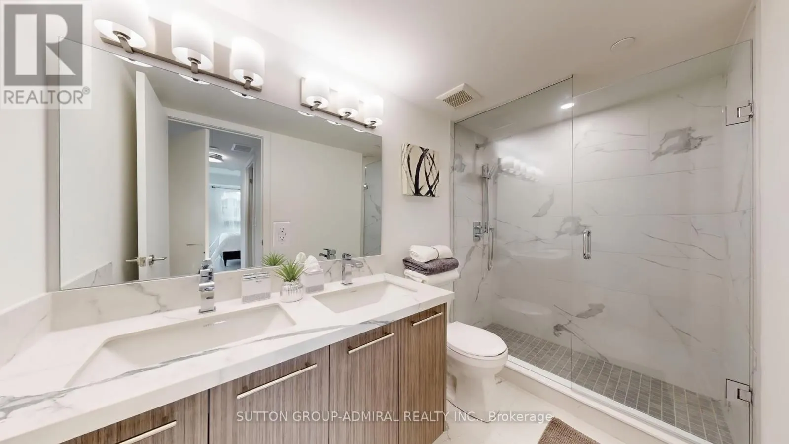 TH20 - 851 SHEPPARD AVENUE W