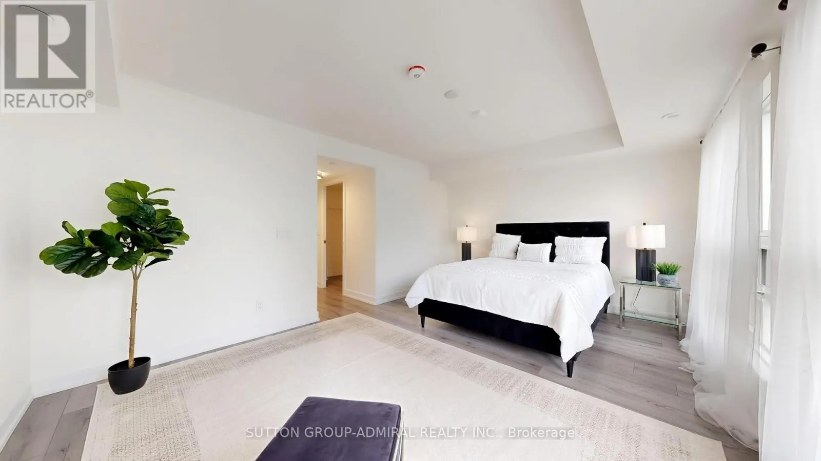 TH20 - 851 SHEPPARD AVENUE W
