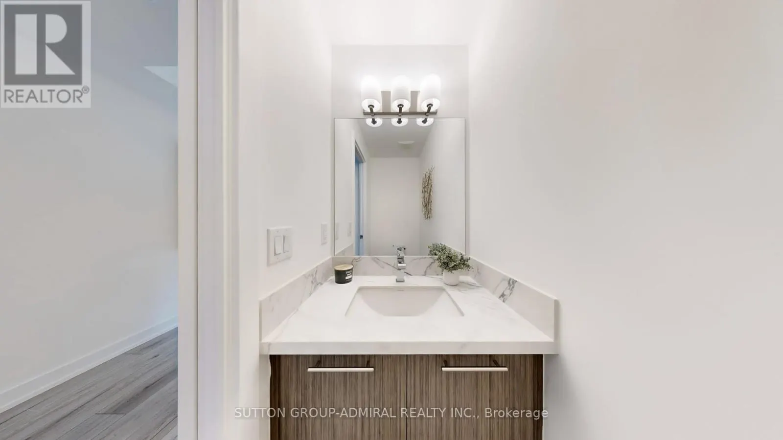 TH20 - 851 SHEPPARD AVENUE W