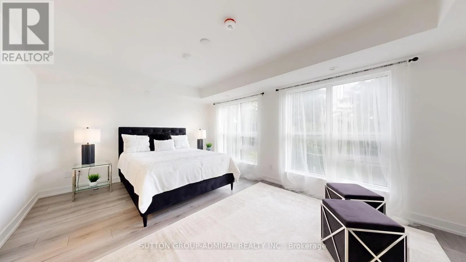 TH20 - 851 SHEPPARD AVENUE W