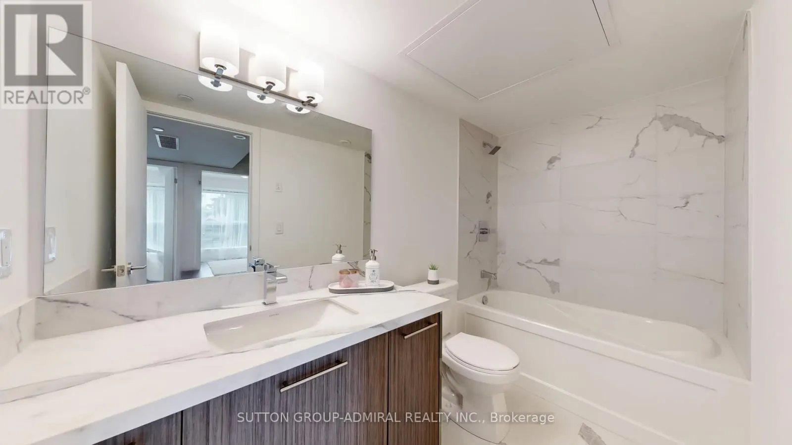 TH20 - 851 SHEPPARD AVENUE W