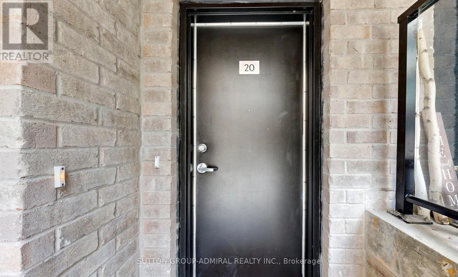 TH20 - 851 SHEPPARD AVENUE W