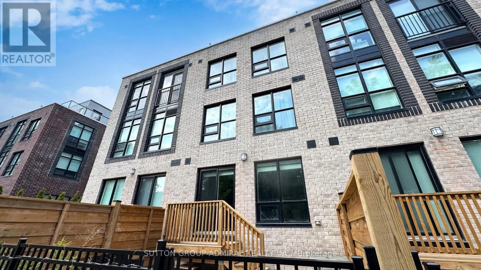 TH20 - 851 SHEPPARD AVENUE W