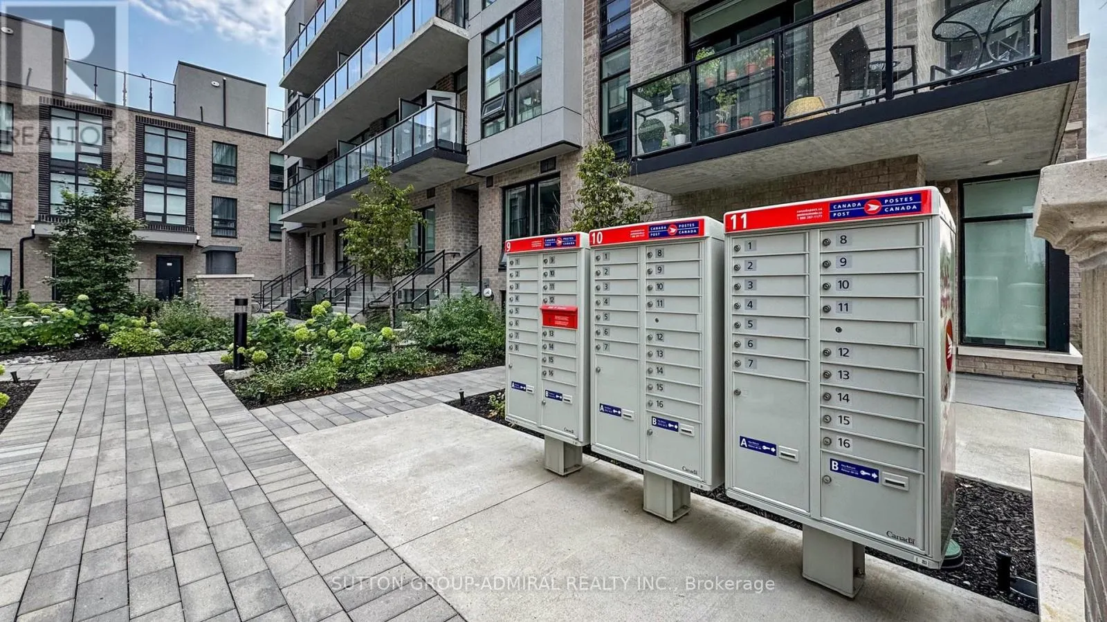 TH20 - 851 SHEPPARD AVENUE W