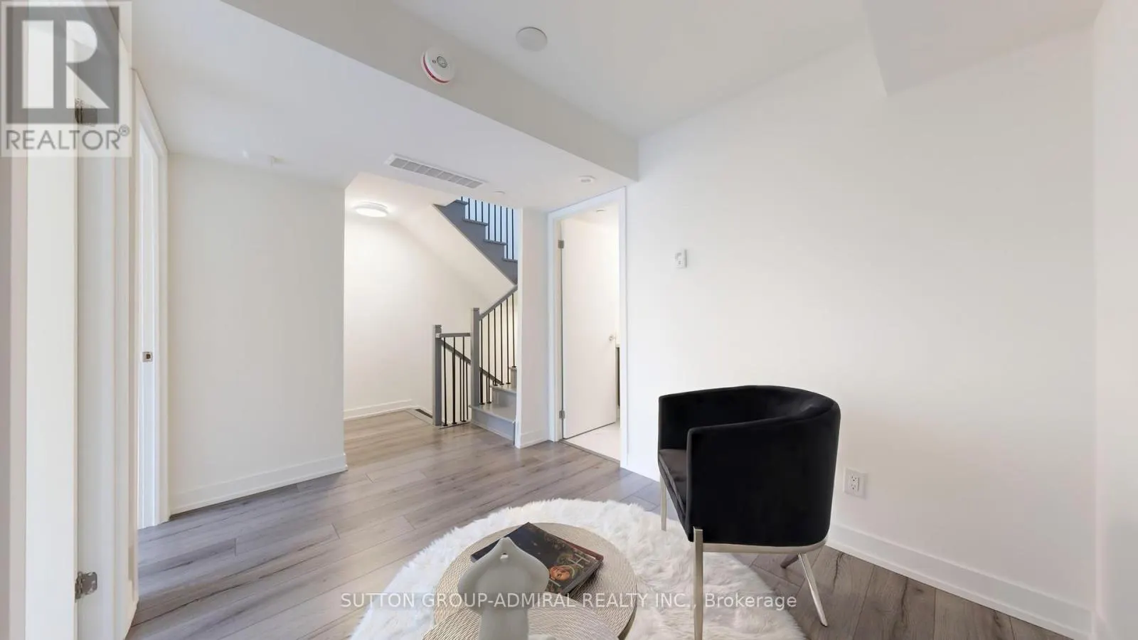 TH20 - 851 SHEPPARD AVENUE W