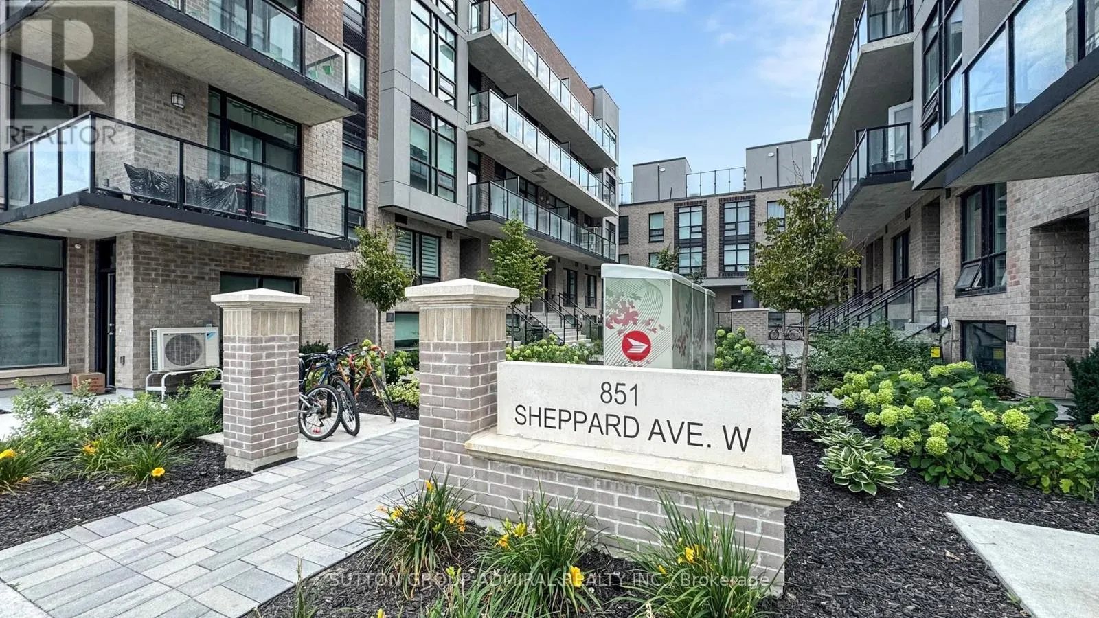 TH20 - 851 SHEPPARD AVENUE W