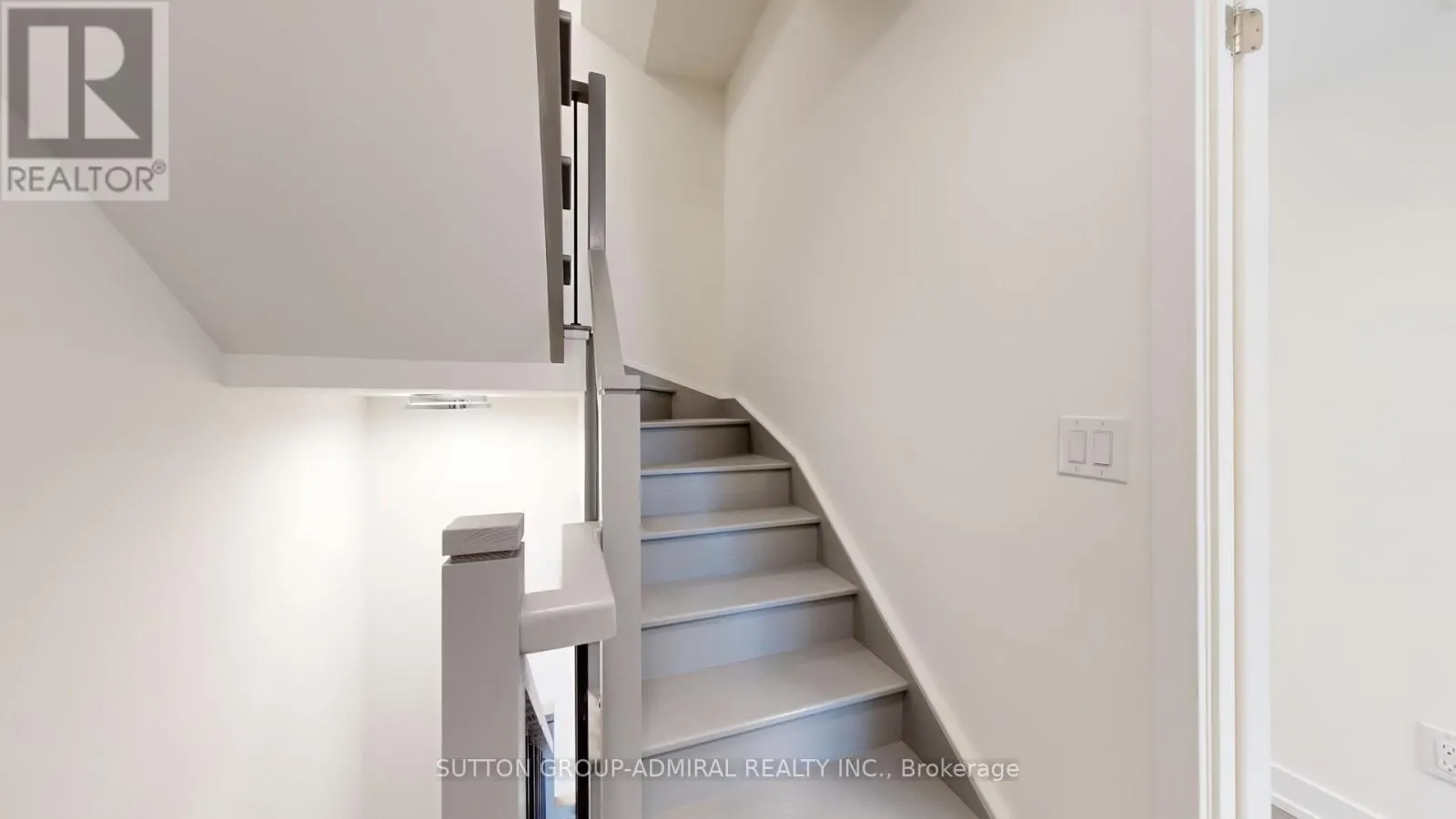 TH20 - 851 SHEPPARD AVENUE W