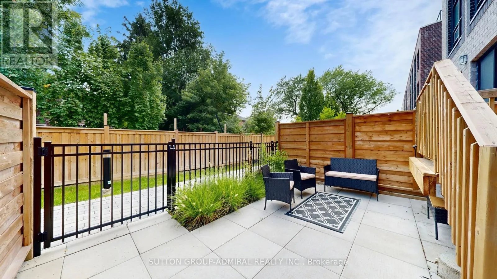 TH20 - 851 SHEPPARD AVENUE W