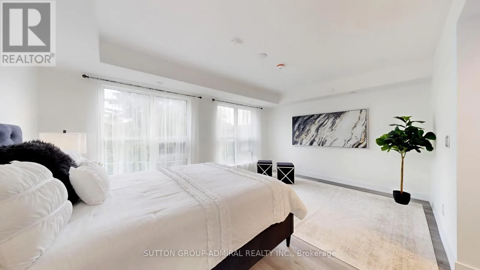 TH20 - 851 SHEPPARD AVENUE W
