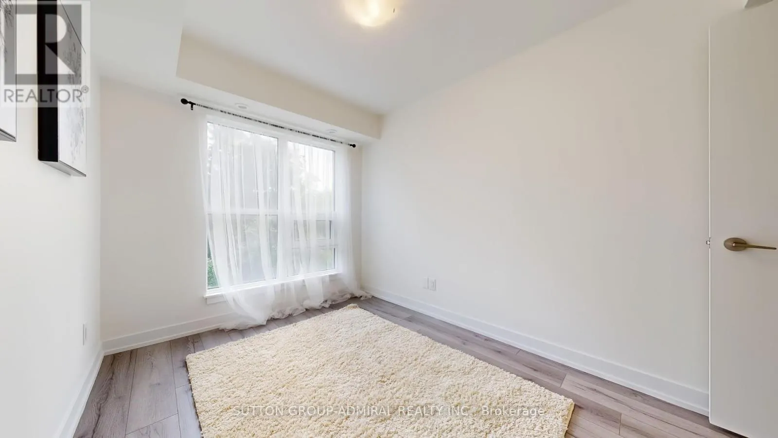 TH20 - 851 SHEPPARD AVENUE W