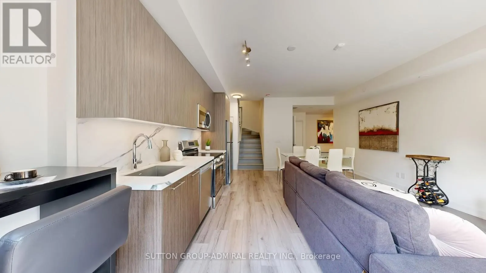 TH20 - 851 SHEPPARD AVENUE W